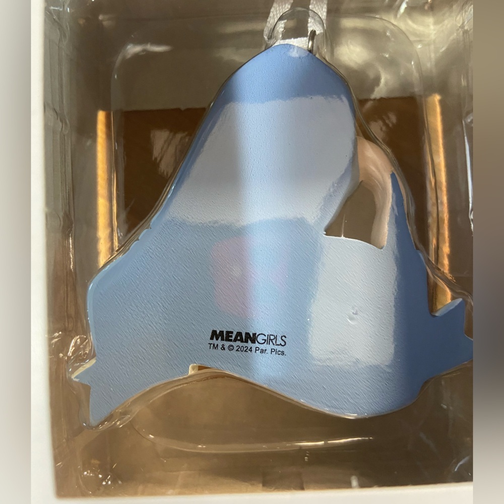 Mean Girls - Hallmark - Damian “She doesn’t even go here.” Ornament - BNIB 📓🚌 - Picture 5 of 9